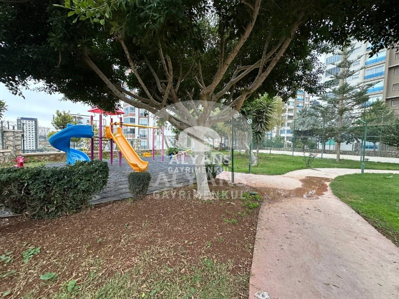 ALYANS'TAN TOROSLAR'IN EN GÖZDE SEMTİNDE SİTE İÇİ LÜKS GENİŞ 4+1