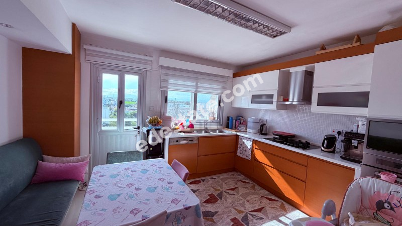 Lefkoşa Ortaköy Bölgesinde Satılık Full Eşyalı 3+1 Türk Koçanlı Daire 