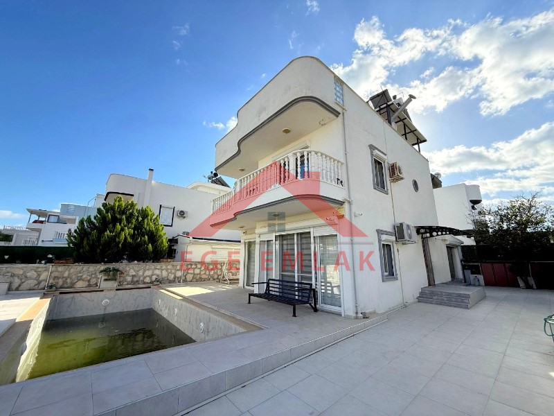Didim Yeşilkent’te Satılık Eşyalı Villa 4+1 Villa