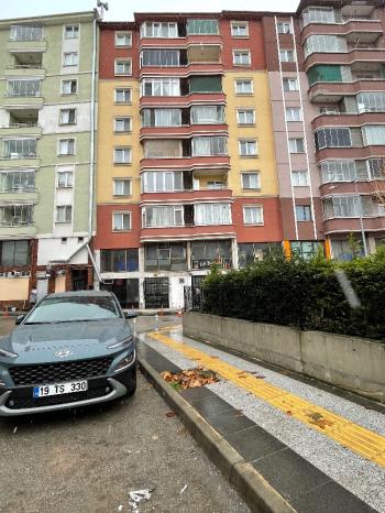 Güvenay - Çorum Ulukavak Mah. Fatih Caddesi Üzerin de Satılık 4+1 Daire 
