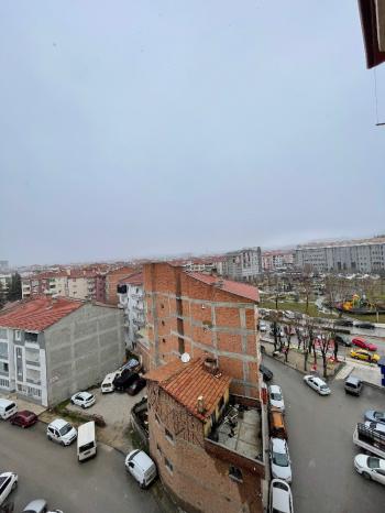 Güvenay - Çorum Ulukavak Mah. Fatih Caddesi Üzerin de Satılık 4+1 Daire 