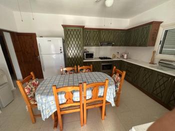 Girne Ozanköyde Dağ Deniz Manzaralı 5+1 Satılık Müstakil Villa