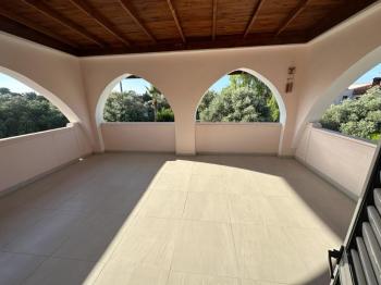 Girne Ozanköyde Dağ Deniz Manzaralı 5+1 Satılık Müstakil Villa