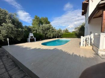 Girne Ozanköyde Dağ Deniz Manzaralı 5+1 Satılık Müstakil Villa