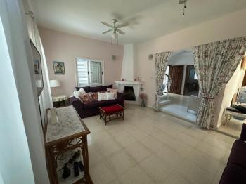 Girne Ozanköyde Dağ Deniz Manzaralı 5+1 Satılık Müstakil Villa