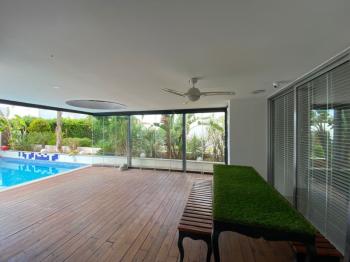 YENİKENT'DE SATILIK  HAVUZLU EŞYALI LUX VİLLA