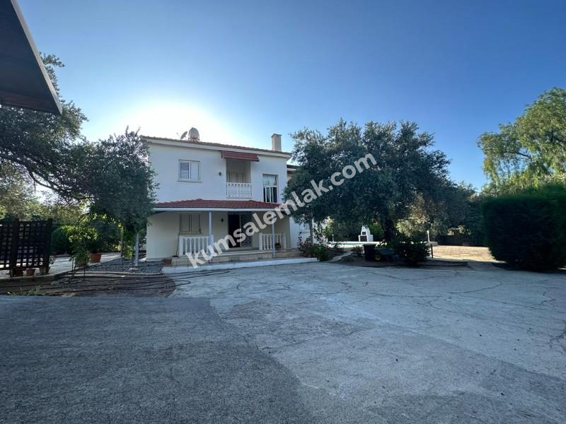 Girne Ozanköyde Dağ Deniz Manzaralı 5+1 Satılık Müstakil Villa