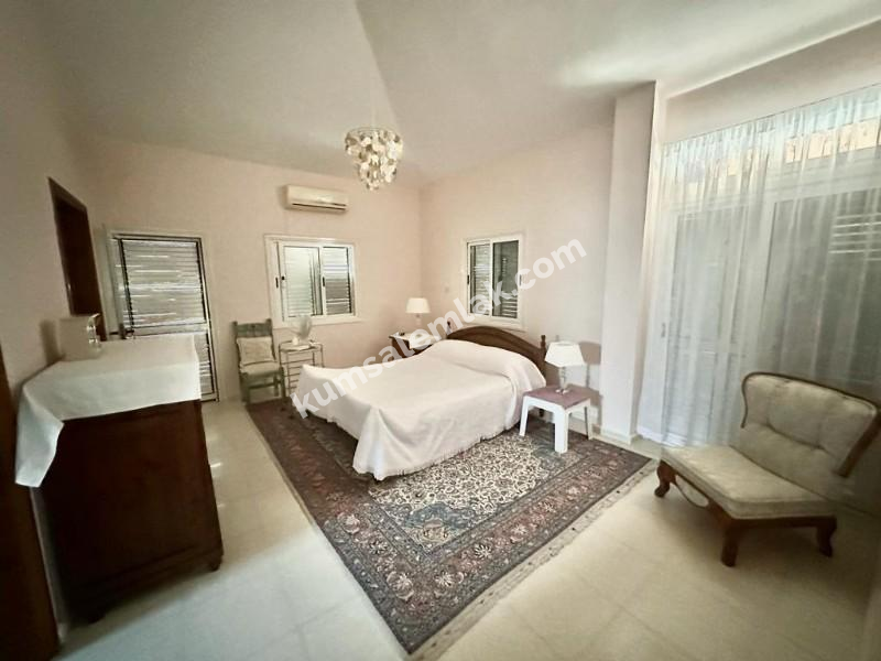 Girne Ozanköyde Dağ Deniz Manzaralı 5+1 Satılık Müstakil Villa