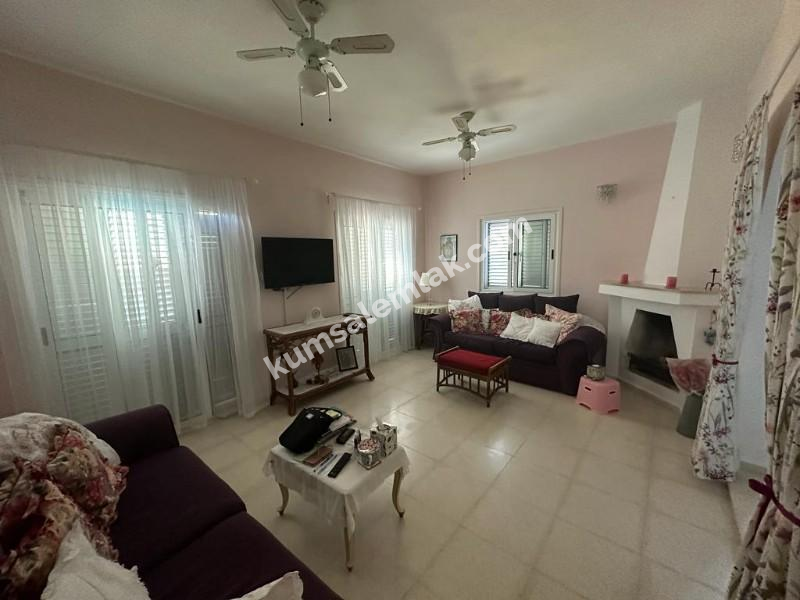 Girne Ozanköyde Dağ Deniz Manzaralı 5+1 Satılık Müstakil Villa