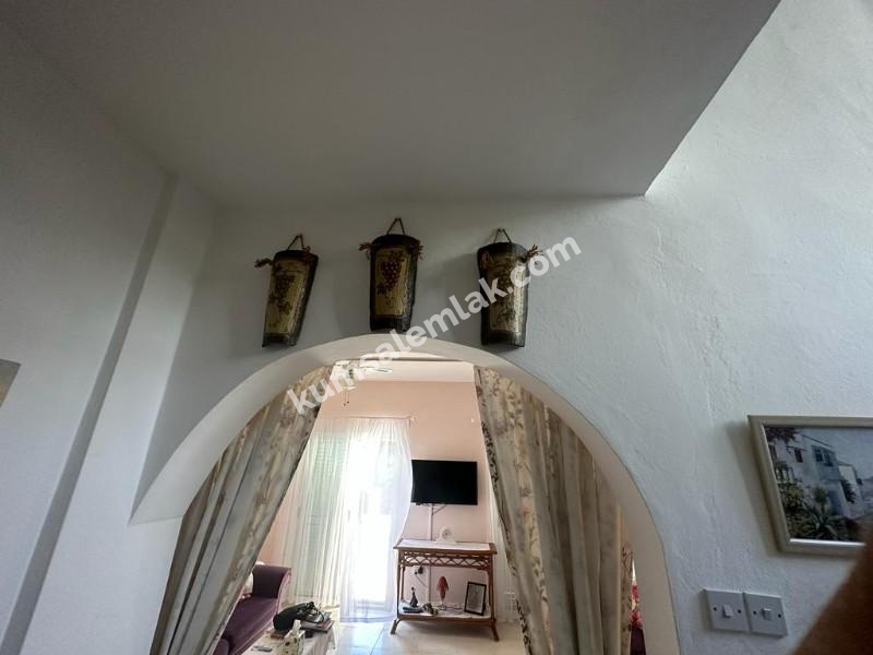 Girne Ozanköyde Dağ Deniz Manzaralı 5+1 Satılık Müstakil Villa