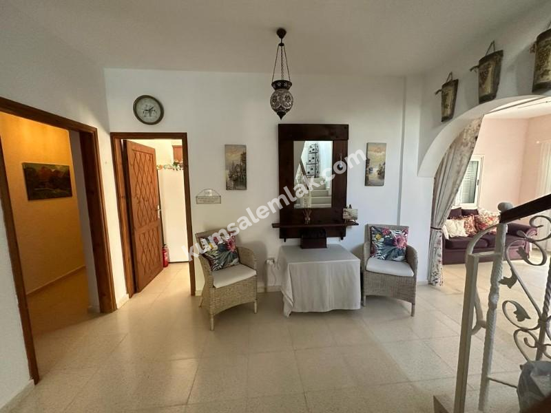 Girne Ozanköyde Dağ Deniz Manzaralı 5+1 Satılık Müstakil Villa