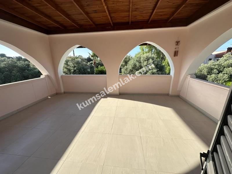 Girne Ozanköyde Dağ Deniz Manzaralı 5+1 Satılık Müstakil Villa