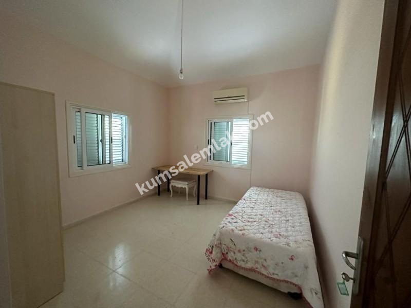 Girne Ozanköyde Dağ Deniz Manzaralı 5+1 Satılık Müstakil Villa