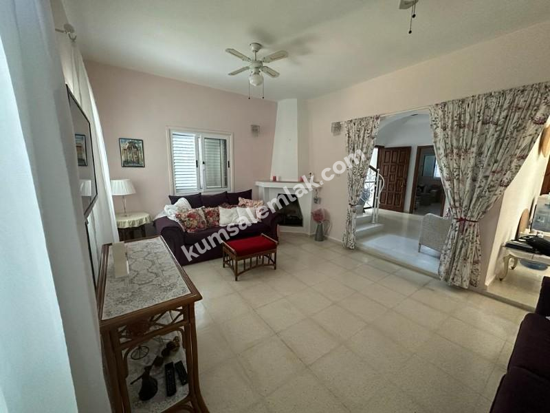 Girne Ozanköyde Dağ Deniz Manzaralı 5+1 Satılık Müstakil Villa