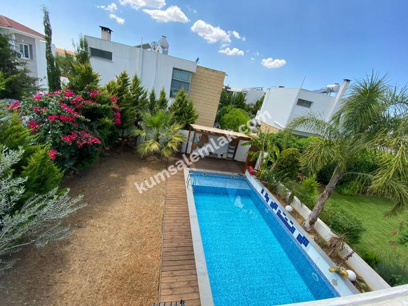 YENİKENT'DE SATILIK  HAVUZLU EŞYALI LUX VİLLA