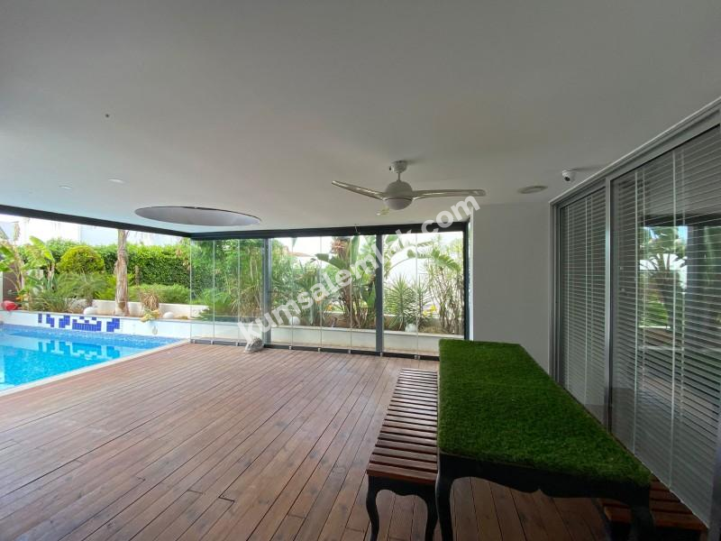 YENİKENT'DE SATILIK  HAVUZLU EŞYALI LUX VİLLA