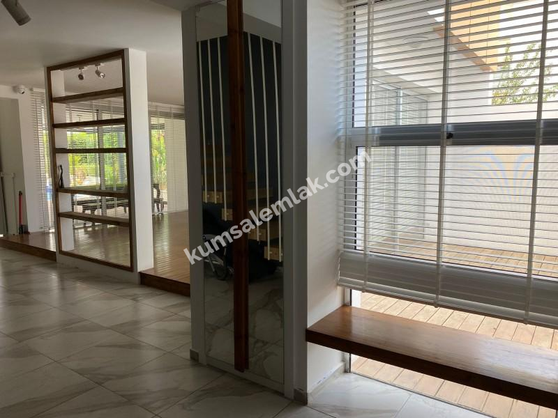 YENİKENT'DE SATILIK  HAVUZLU EŞYALI LUX VİLLA