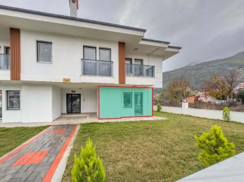 Gökova | Pazar Yerine Yakın | 1 Yaşında | Eşyalı 1+1 Bahçe Katı