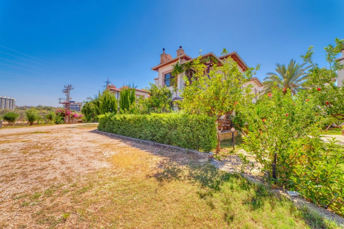 3+1 Villa mit Garten Meernah