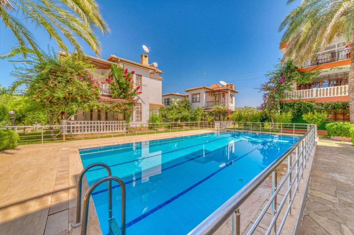 3+1 Villa mit Garten Meernah