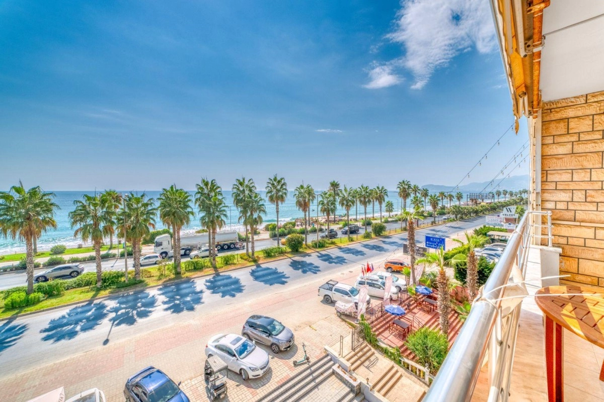 Mahmutlar Denize Sıfır 3+1 Daire