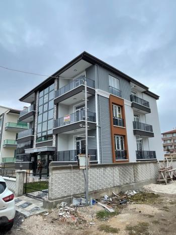  AFYON ÜÇOK EMLAKTAN KANLICA MAH SIFIR 2+1 85M² TEMİZ BAKIMLI KİRALIK DAİRE 