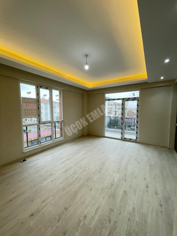  AFYON ÜÇOK EMLAKTAN KANLICA MAH SIFIR 2+1 85M² TEMİZ BAKIMLI KİRALIK DAİRE 