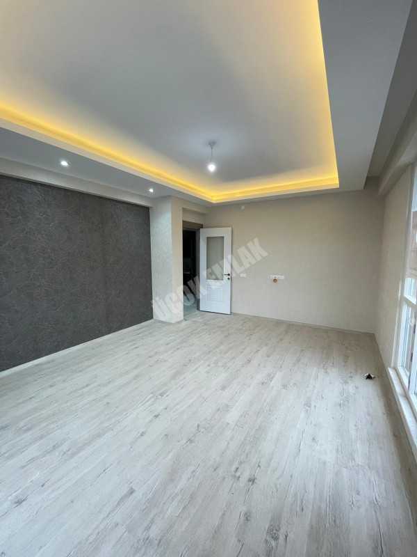  AFYON ÜÇOK EMLAKTAN KANLICA MAH SIFIR 2+1 85M² TEMİZ BAKIMLI KİRALIK DAİRE 