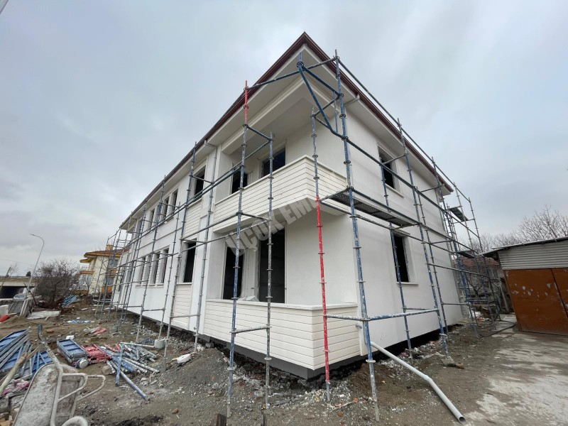 AFYON ÜÇOK EMLAKTAN GÜMÜŞKENT BEYAZIT MAH SATILIK SIFIR LÜX 3+1 GENİŞ DAİRELER