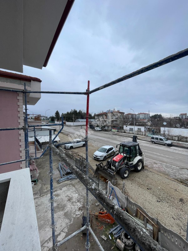 AFYON ÜÇOK EMLAKTAN GÜMÜŞKENT BEYAZIT MAH SATILIK SIFIR LÜX 3+1 GENİŞ DAİRELER