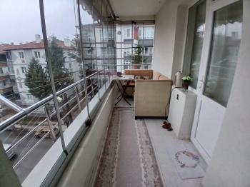 GÜVENAY - ÇORUM GÜLABİBEY MAH. EKİN CADDESİ ÜZERİNDE SATILIK 3+1 DAİRE 
