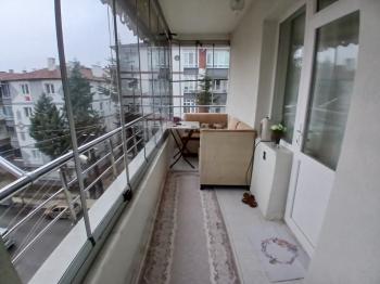 GÜVENAY - ÇORUM GÜLABİBEY MAH. EKİN CADDESİ ÜZERİNDE SATILIK 3+1 DAİRE 