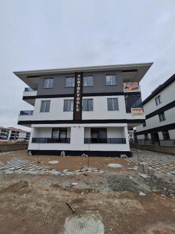 GÜVENAY - ÇORUM ÇEPNİ MAH.FEN LİSESİ CİVARI SON KAT SATILIK 2+1 DAİRE 