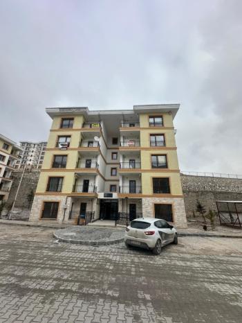 AFYON ÜÇOK EMLAKTAN KANLICA MAH GÖKÇE TOKİDE 3+1 130M² KİRALIK SIFIR TEMİZ BAKIMLI DAİRE 