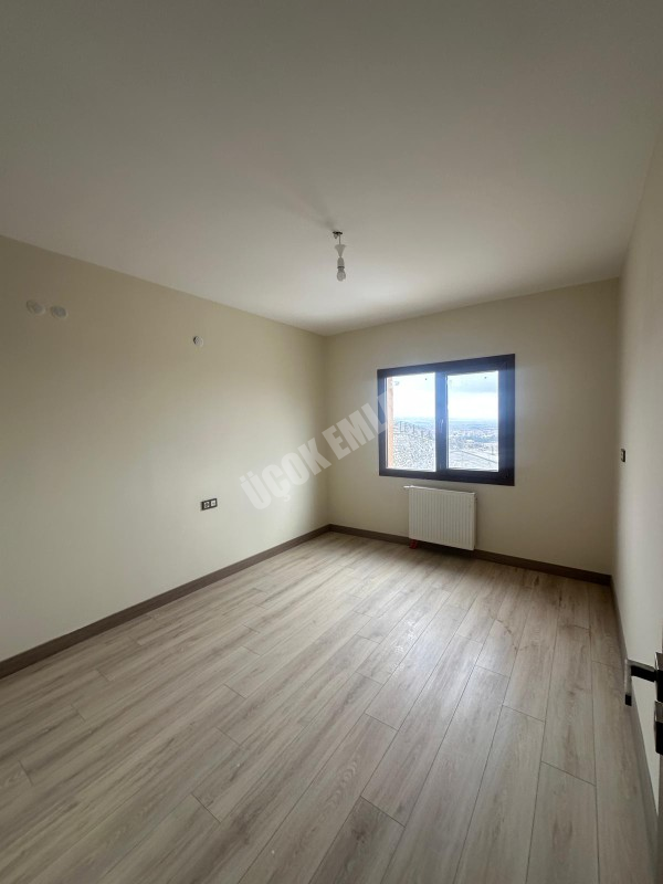 AFYON ÜÇOK EMLAKTAN KANLICA MAH GÖKÇE TOKİDE 3+1 130M² KİRALIK SIFIR TEMİZ BAKIMLI DAİRE 