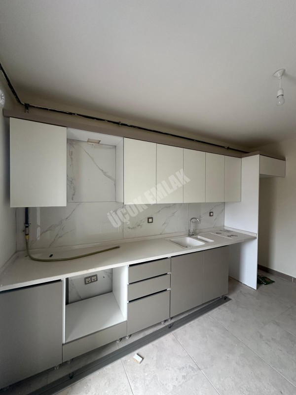 AFYON ÜÇOK EMLAKTAN KANLICA MAH GÖKÇE TOKİDE 3+1 130M² KİRALIK SIFIR TEMİZ BAKIMLI DAİRE 