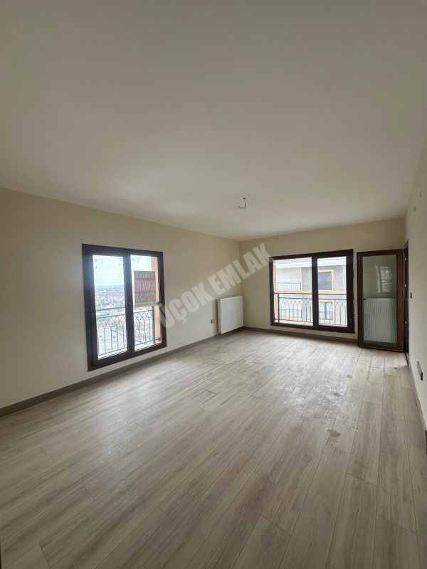 AFYON ÜÇOK EMLAKTAN KANLICA MAH GÖKÇE TOKİDE 3+1 130M² KİRALIK SIFIR TEMİZ BAKIMLI DAİRE 