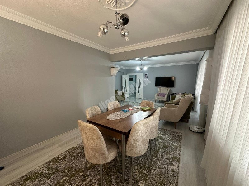 AFYON ÜÇOK EMLAKTAN HARBİŞ KOCATEPE MAH SATILIK FIRSAT BAKIMLI 3+1 GENİŞ SİTE İÇERİSİNDE DAİRE