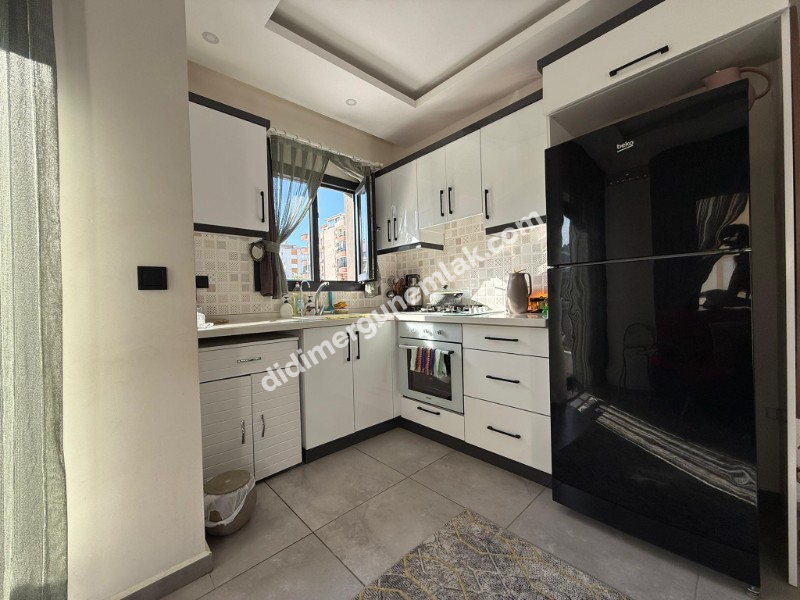  DİDİM ALTINKUM MAHALLESİ'NDE BALKONLU SATILIK 1+1 DAİRE