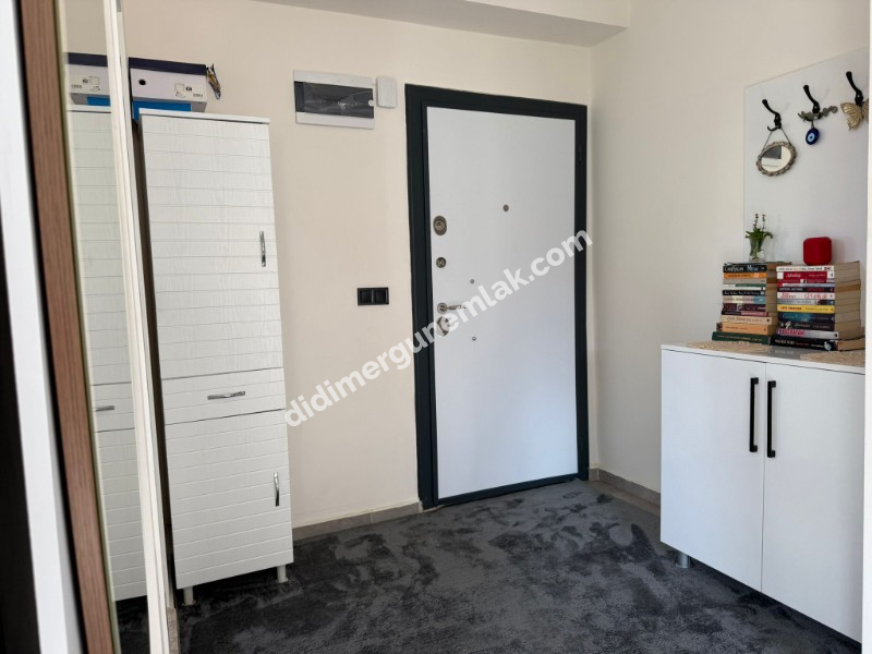  DİDİM ALTINKUM MAHALLESİ'NDE BALKONLU SATILIK 1+1 DAİRE