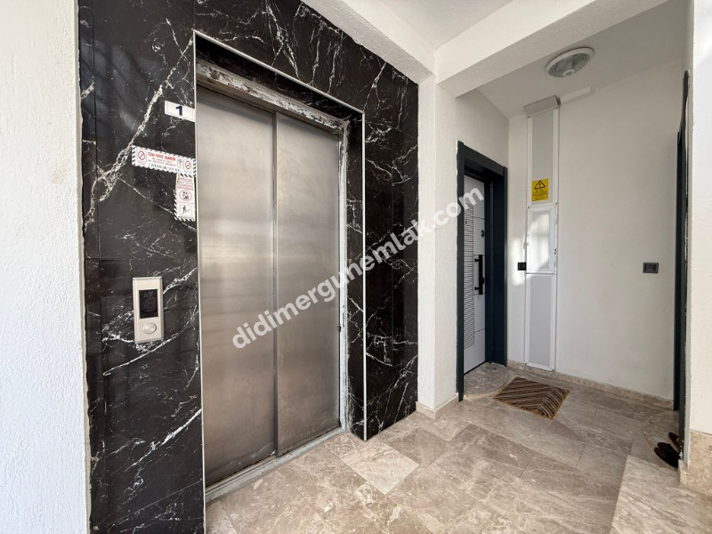  DİDİM ALTINKUM MAHALLESİ'NDE BALKONLU SATILIK 1+1 DAİRE