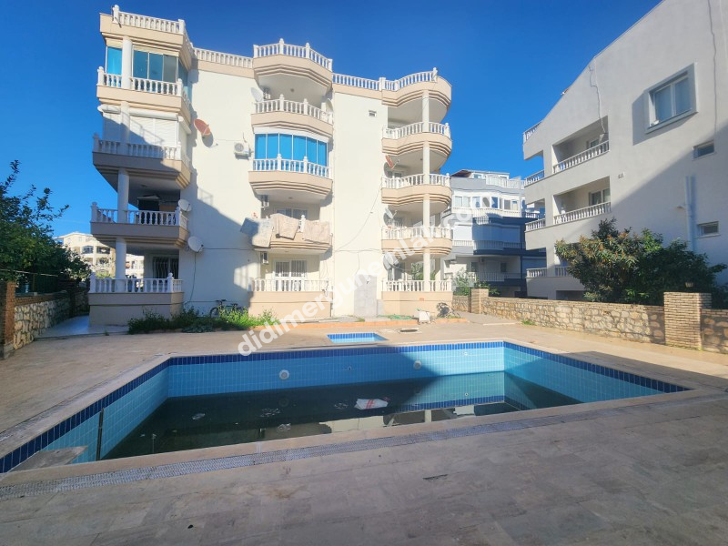 DİDİM ALTINKUM MAHALLESİ’NDE HAVUZ CEPHELİ SATILIK 2+1 DAİRE