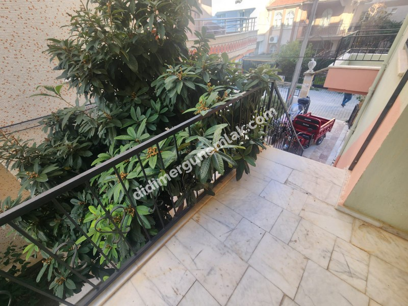  DİDİM ALTINKUM MAHALLESİ’NDE DENİZE YÜRÜME MESAFESİNDE   ÇİFT BALKONLU SATILIK 2+1 AYRI MUTFAKLI DAİRE