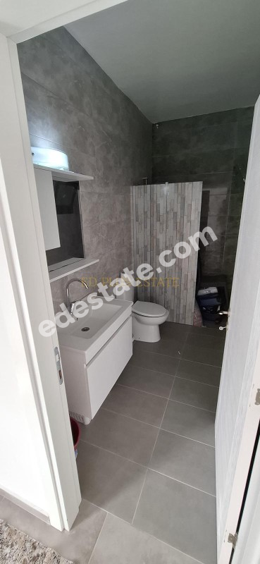 Lefkoşa Demirhan'da (Erülkü Arkası) 140 m2 Ebeveyn Banyolu Satılık 3+1 Daire