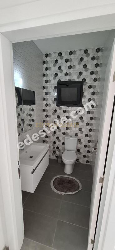 Lefkoşa Demirhan'da (Erülkü Arkası) 140 m2 Ebeveyn Banyolu Satılık 3+1 Daire