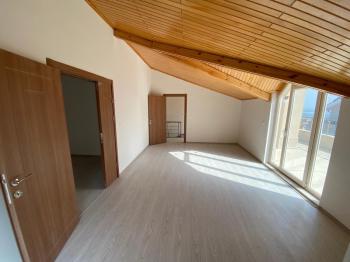 MUDANYA GÜZELYALI EĞİTİM'DE HAVUZLU - OTOPARKLI, DENİZ GÖRÜR, SİTEİÇİ SATILIK DUBLEKS 4+1 SIFIR DAİRE