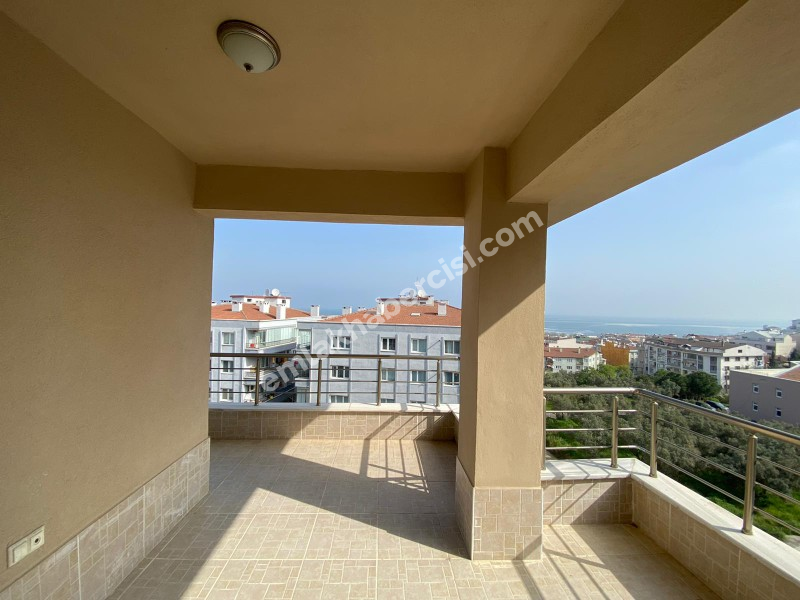 MUDANYA GÜZELYALI EĞİTİM'DE HAVUZLU - OTOPARKLI, DENİZ GÖRÜR, SİTEİÇİ SATILIK DUBLEKS 4+1 SIFIR DAİRE