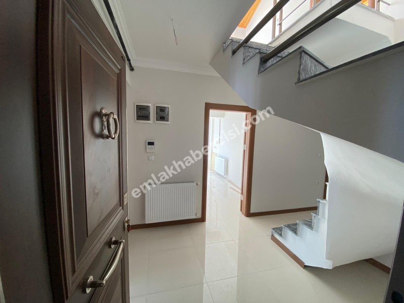 MUDANYA GÜZELYALI EĞİTİM'DE HAVUZLU - OTOPARKLI, DENİZ GÖRÜR, SİTEİÇİ SATILIK DUBLEKS 4+1 SIFIR DAİRE