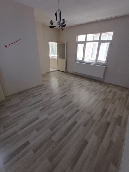 Yeşilpınar'da 2+1 & 2.Kat & 90 m2 Kiralık Daire