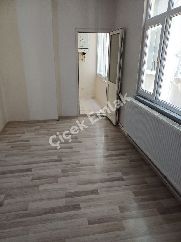 Yeşilpınar'da 2+1 & 2.Kat & 90 m2 Kiralık Daire